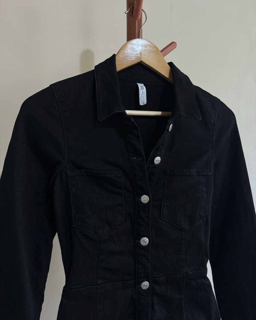 ZARA black button dress (Category: Dresses) located in Davao. Submitted by bargainboutiquee (Listing ID 1465433201, Image 2). Description: Good as brand new! No flaw 💯 Swipe for when worn ➡️ High quality denim 💎.