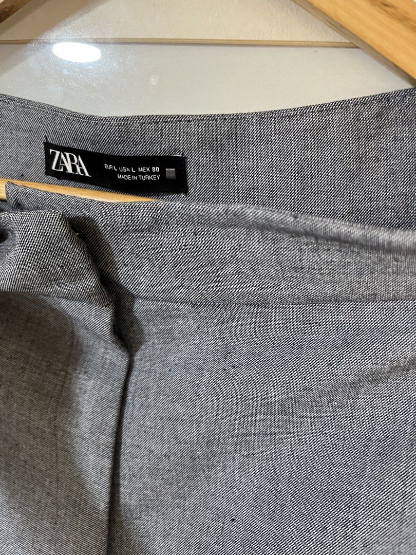 Zara Highwaist Barrel Trouser (Category: Other Bottoms) located in Taguig. Submitted by madeasoncloset (Listing ID 1465432134, Image 3). Description: Size L Waist 29-31 Length 42 " .