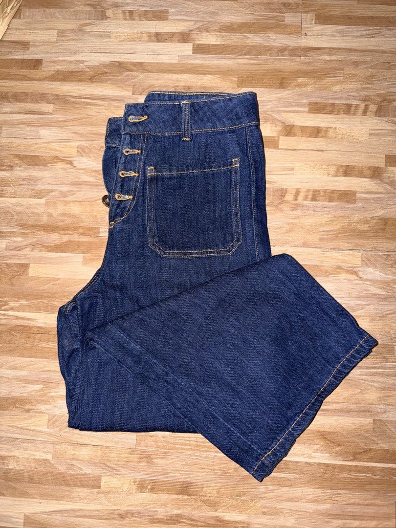Zara High-waist Cullot Jeans (Category: Jeans) located in Olongapo. Submitted by aemax.cgtrading (Listing ID 1465457076, Image 2). Description: Length: 37.5” Soft denim Bought in Zara app.