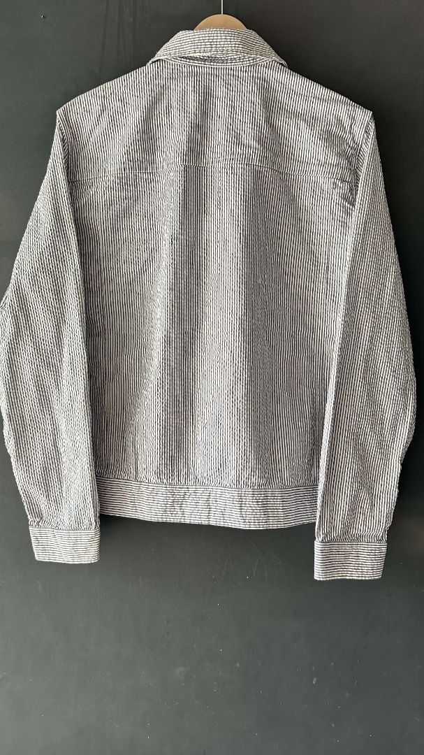 ZARA MAN Striped Seersucker Button-Up Jacket (Dimes: 22W 24L) (Category: Tshirts & Polo Shirts ) located in General Santos City (Dadiangas). Submitted by moana_thrifts (Listing ID 1463989307, Image 3). Description: Dimes: 22W 24L.