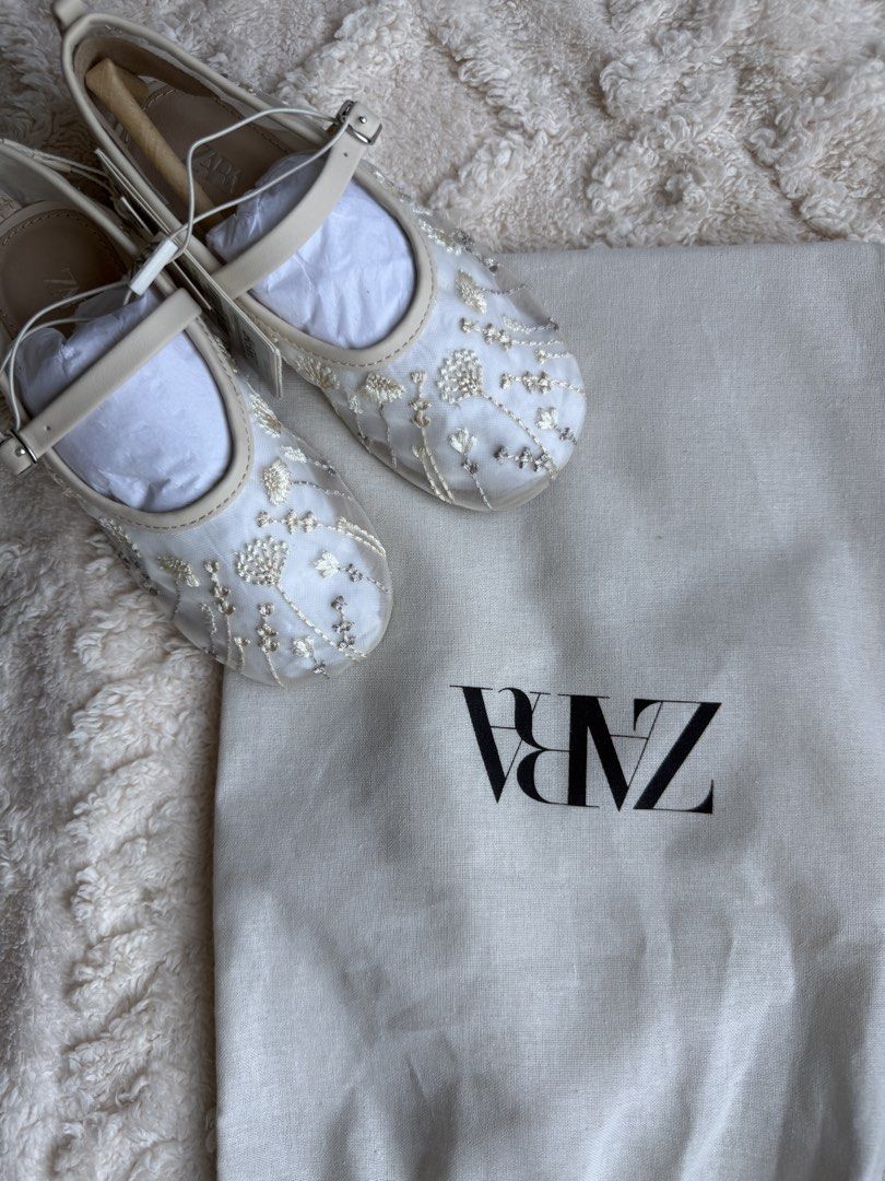 Zara Mary Jane Shoes (Category: Babies & Kids Fashion) located in Malasiqui. Submitted by happymomma26 (Listing ID 1465517355, Image 2). Description: Got the wrong size - too big for my LO!.
