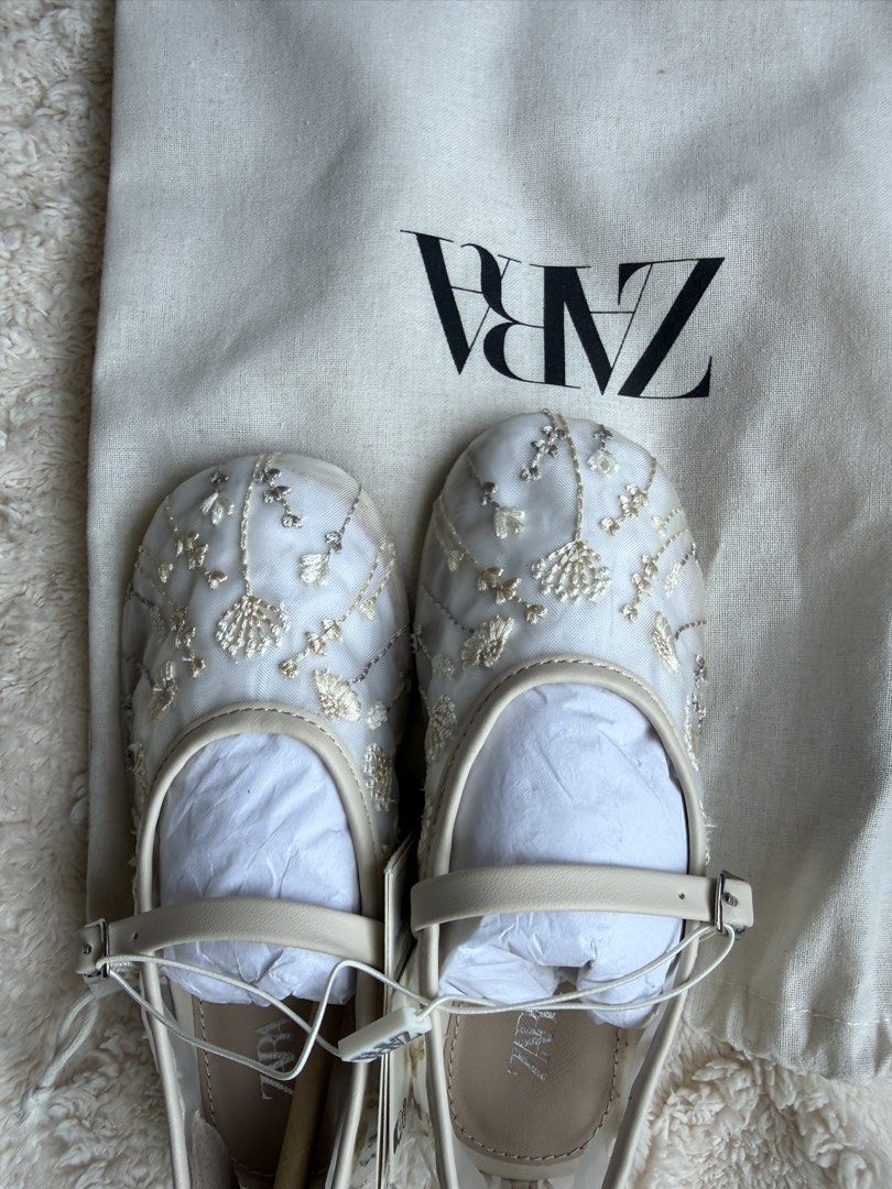 Zara Mary Jane Shoes (Category: Babies & Kids Fashion) located in Malasiqui. Submitted by happymomma26 (Listing ID 1465517355, Image 1). Description: Got the wrong size - too big for my LO!.