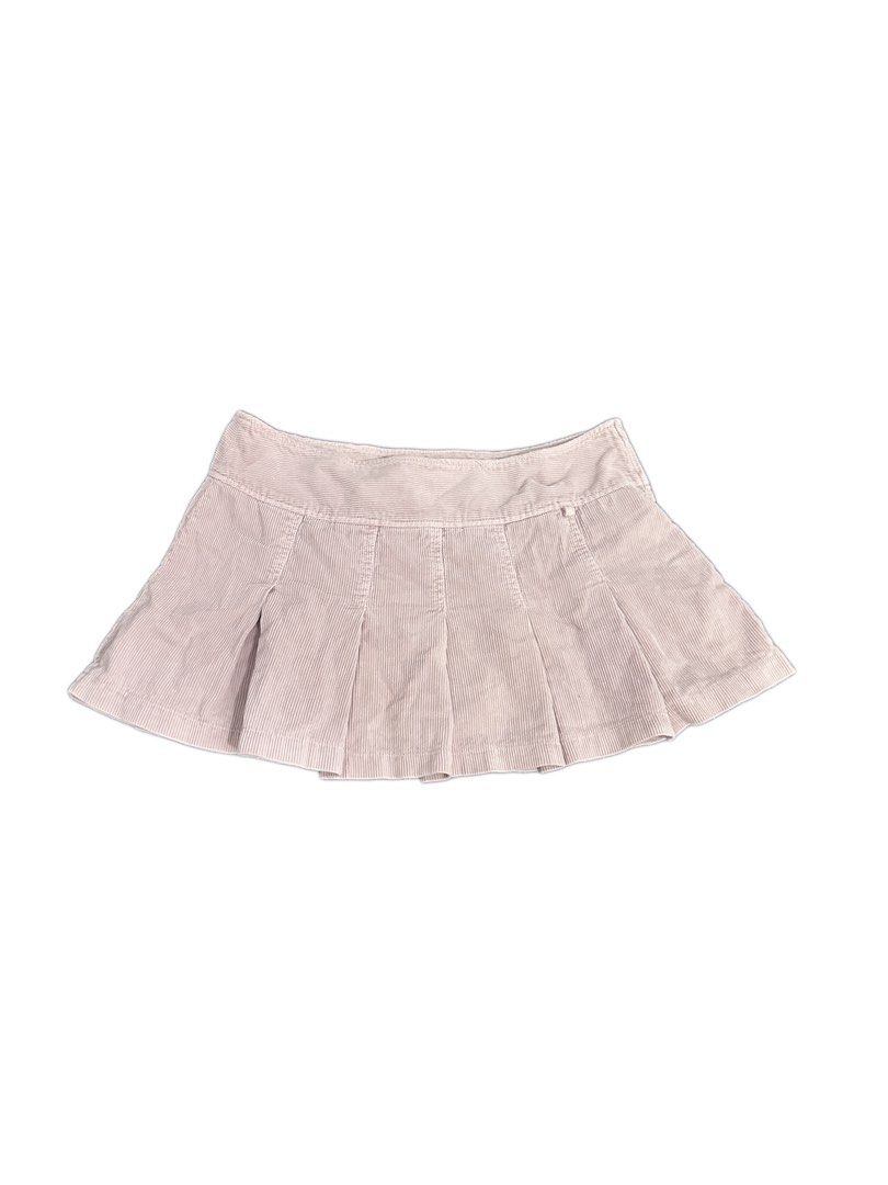 Zara Pink skirt (Category: Skirts) located in Talisay. Submitted by kjujucloset (Listing ID 1465458702, Image 1). Description: No issue M-L .