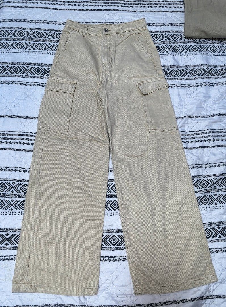 Zara with side pocket jeans, 26 (Category: Jeans) located in Naga. Submitted by princessta62477 (Listing ID 1465399248, Image 1). Description: .