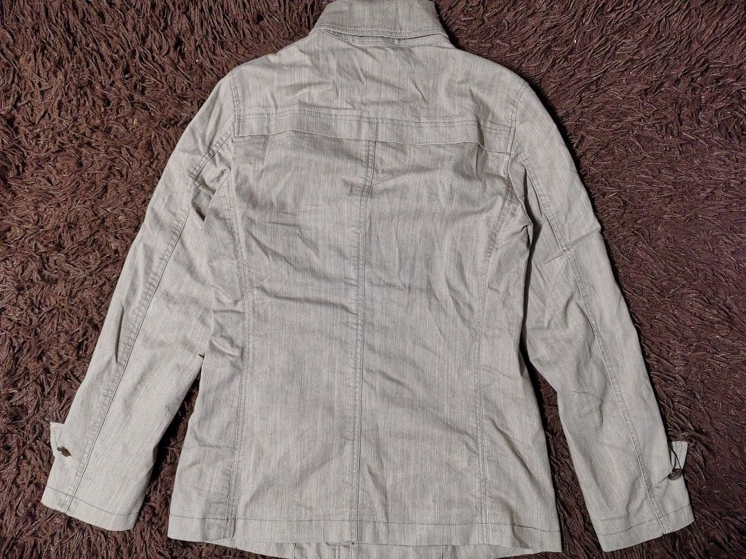 Zero by Tornado Mart Collar Jacket (Category: Coats, Jackets and Outerwear) located in San Juan City. Submitted by reddvelasquez4298 (Listing ID 1465462815, Image 2). Description: Zero by Tornado Mart Collar Jacket Beige Size Medium 18.5 Width 26.5 Length Good Condition Issue yellowish neckline, tanggal isang butones pero andito naman sakin. check photos. 😊 1500 pesos PM.
