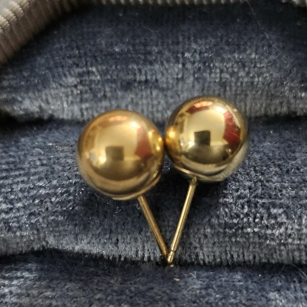 14k Yellow Gold Ball stud earrings no back. (Category: Earrings) located in Dumaguete. Submitted by kathgoldvintagepreowned (Listing ID 1469190864, Image 3). Description: Items are in good condition. Some wear. Scratches maybe visible. Could use cleaning. Measurements in pictures. No backs. No dents.