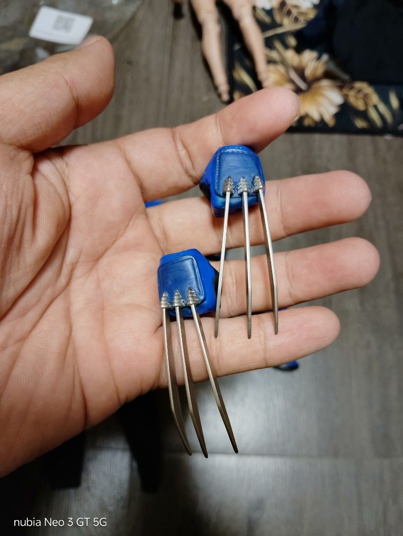 1/6 scale wolverine clothes blue version (Category: Action & Battle Toys) located in Mabalacat. Submitted by babyjamil1919 (Listing ID 1469228045, Image 2). Description: as is only bawal sa maselan pero ung claw nya metal na parang un lang binili nyo.