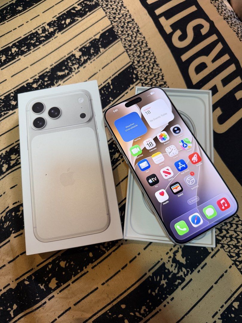 17 PROMAX 256GB (Category: iPhone 17 Series) located in Pasay City. Submitted by kittymeangel (Listing ID 1469203982, Image 3). Description: - Model/Color: Silver - Condition: Pristine screen and body, well-maintained - Battery Health: 100% (63 cycle count only) - Inclusions: Original box and charging cable - Reason for selling: Upgrading to a new phone.