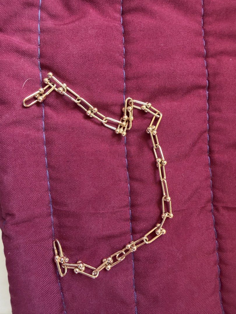 18k Bracelet (Category: Bracelets) located in Mandaluyong City. Submitted by elle_keighly (Listing ID 1468628310, Image 2). Description: Selling it for pc not per gram..Bought it for 44k 2mos 2mos ago. Selling it for 38k Rfs: need funds Loc:Mandaluyong .