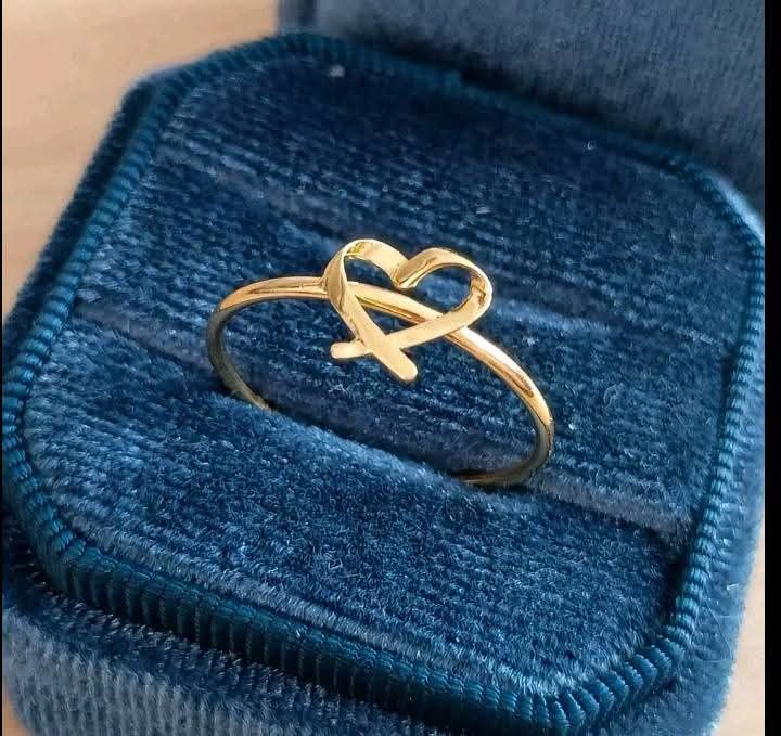 18K Saudi Gold Happy Heart Ring (Category: Rings) located in Caloocan City. Submitted by cheskhaionlinestore2.0 (Listing ID 1469278101, Image 2). Description: 18K Pure Saudi Gold New Arrival Happy Heart Ring Size 6,7,8,9📍 ₱4800 only 📌 🍒 Pawnable/ Nasasangla💯 🍒 Brandnew 💯 🍒 Ship via JNT/ LBC 🍒 Lalamove for same day delivery 🍒 We accept COD COP with downpayment to avoid cancellation of orders ⚡ How to Order? Please feel free to message us 
