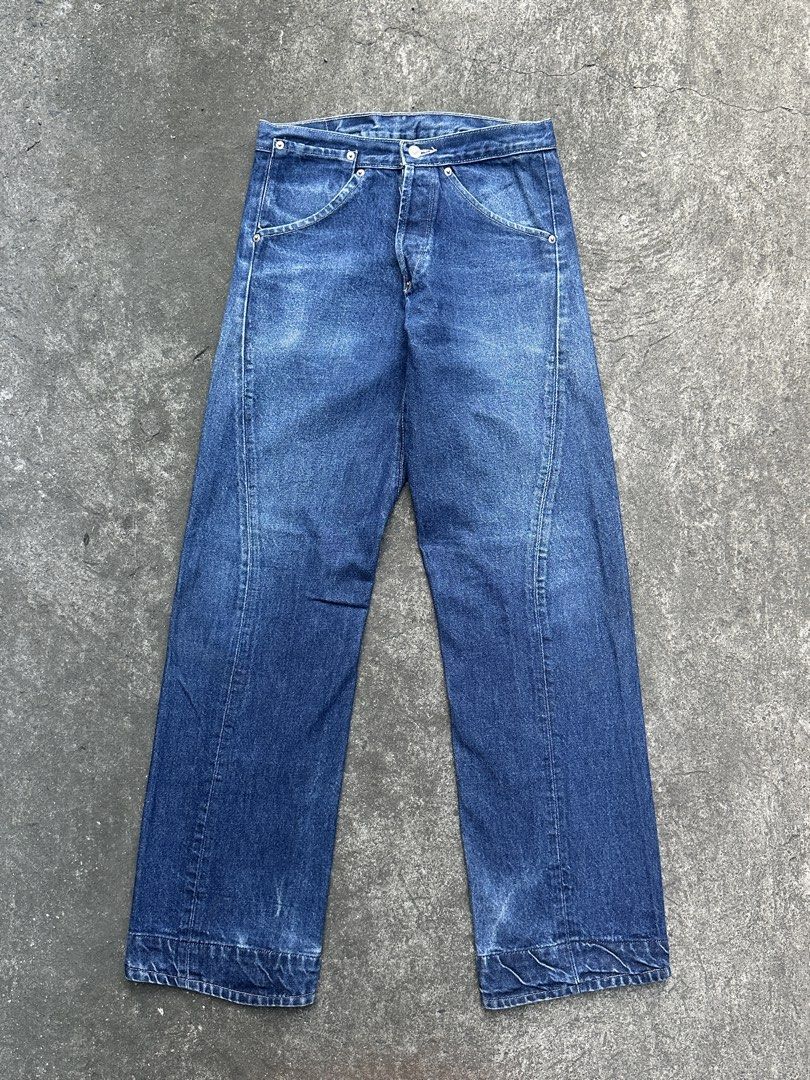 1993 Vintage Levi's Cinch Back Engineered Jeans (Category: Jeans) located in Bacoor. Submitted by rekindle. (Listing ID 1469284390, Image 2). Description: .