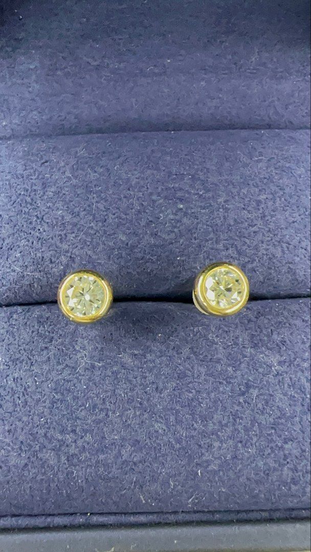 1 carat total Diamond stud earrings (Category: Jewelry) located in Quezon City. Submitted by dazzlejeweller (Listing ID 1469202865, Image 1). Description: 0.50 carat each natural diamond earrings in 18K gold. 1 carat total. Sobrang puti ng diamond. .