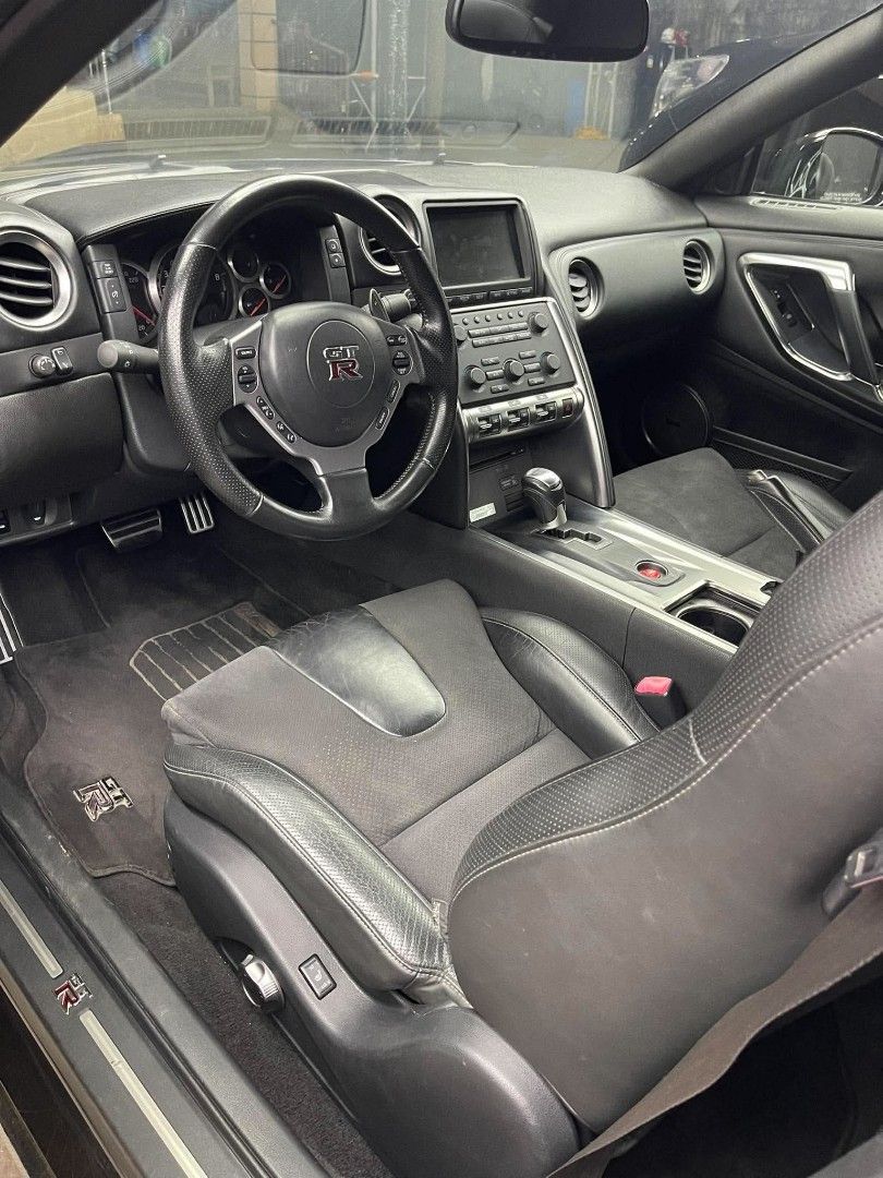 2009 GTR R35 (Category: Announcements) located in Cavite. Submitted by eyamvillag08141 (Listing ID 1469305337, Image 3). Description: 🔥2009 GTR R35 10K ODO ONLY🔥.