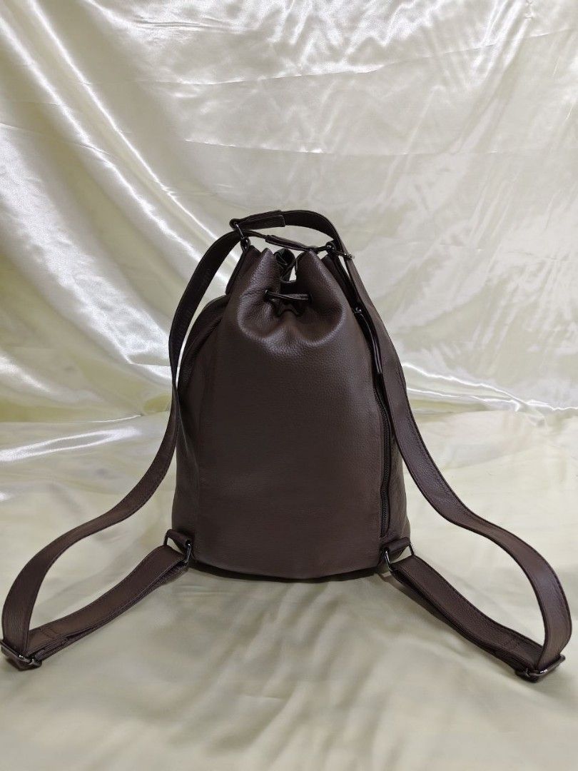 2 WAY BAG BAGPACK /SHOULDER 10/13" (Category: Luxury Bags & Wallets) located in Gamu. Submitted by 2022bagsbunny (Listing ID 1469194408, Image 1). Description: .
