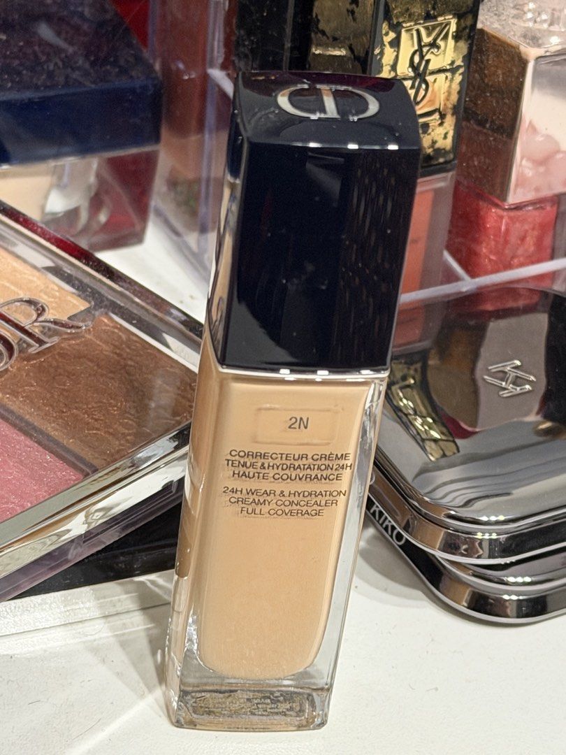 2N Dior Forever Skin Correct Concealer (Category: Makeup) located in Valenzuela. Submitted by ashellay (Listing ID 1469349989, Image 2). Description: - Authentic Dior Forever Skin Correct Concealer - Shade: 2N - Finish: Creamy texture with 24-hour full coverage and hydration - Size: Standard tube - Condition: 100% authentic Dior makeup.