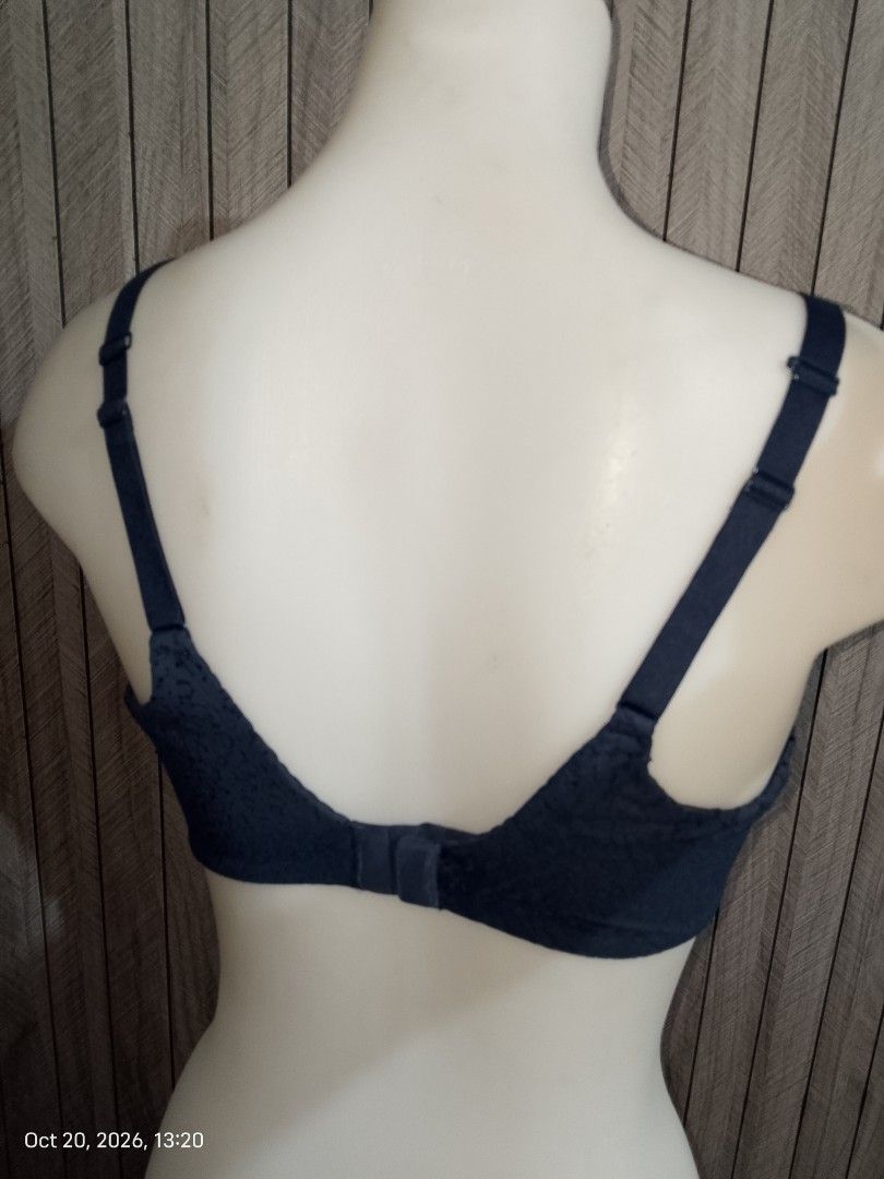 36dd Chantelle navy blue bra thin soft pads underwired (Category: Undergarments & Loungewear) located in Manila. Submitted by truecrystal-1407 (Listing ID 1469202926, Image 3). Description: french brand.