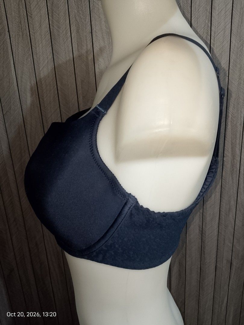 36dd Chantelle navy blue bra thin soft pads underwired (Category: Undergarments & Loungewear) located in Manila. Submitted by truecrystal-1407 (Listing ID 1469202926, Image 2). Description: french brand.
