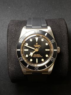（分類：）位於 。 由 wongyanwatch 提交（商品編號 1469318651，圖片 1）。簡介： 。
