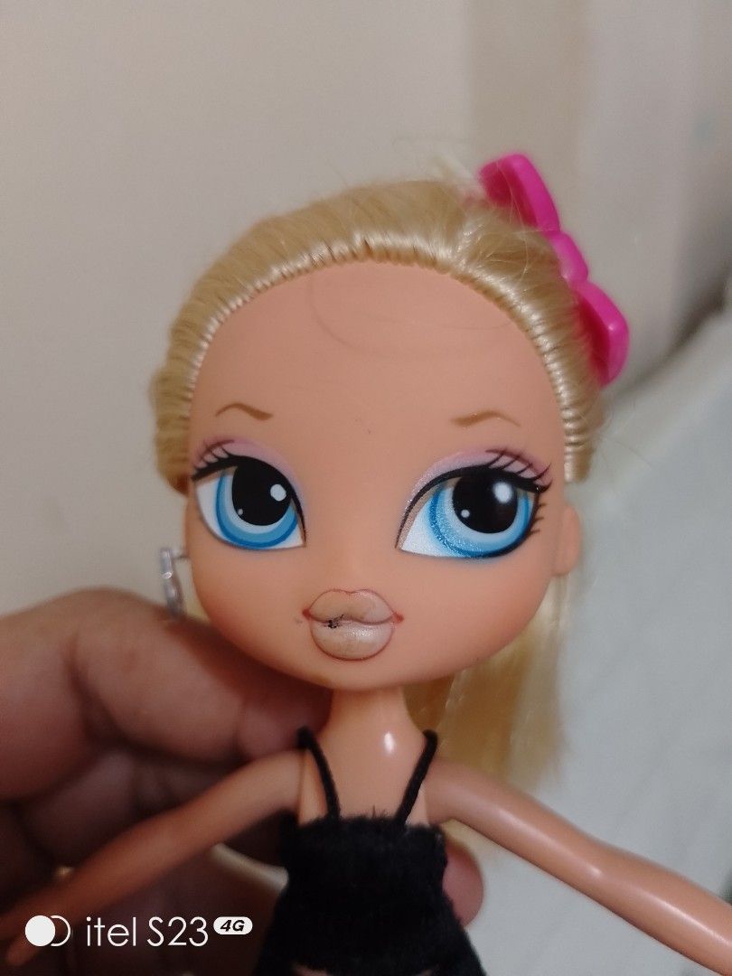 7" Bratz Kidz Cloe doll (Category: Kids Toys) located in Quezon City. Submitted by bees.kitty (Listing ID 1469171905, Image 2). Description: 7" Bratz Kidz Cloe doll - preloved, sold as is - first to comment mine sa post, confirm and pay.
