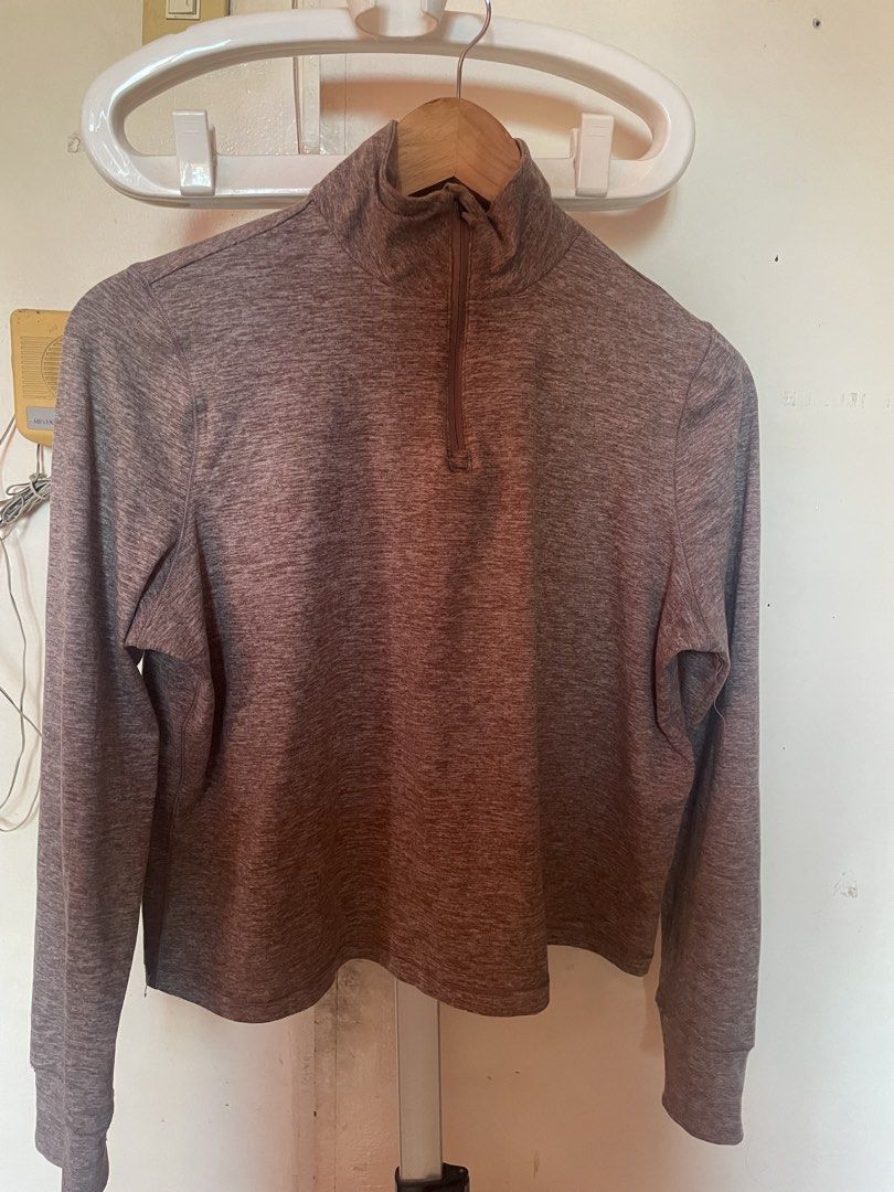 90 Degree By Reflex Quarter Zip Pullover (Category: Coats, Jackets and Outerwear) located in Manila. Submitted by zzjjm (Listing ID 1469211840, Image 1). Description: - Brand: 90 Degree by Reflex - Color: Brown - Size: Small - Material: Soft and stretchy fabric - Features: Quarter zip, mock neck, long sleeves - Condition/Use: Great for activewear or casual layering.