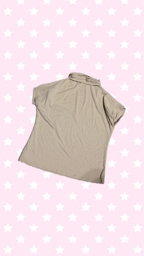 衫 （分類：T-shirt）位於 Hong Kong。 由 kitty140 提交（商品編號 1469314639，圖片 3）。簡介： 清衣櫃 出二手衫HK HK!!!! P.1 $30 P.2 $30 P.3 $30 P.4 $20 P.5 M size $40 P.6 M size $40 全新的 有意可DM!!。