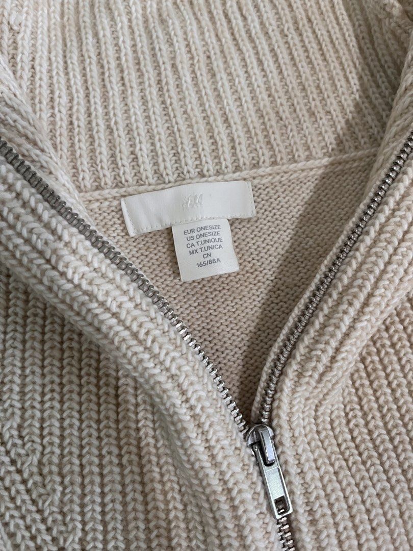 ⋆. 𐙚 ˚ h&m vest top (Category: Sleeveless) located in Makati City. Submitted by thezarachives (Listing ID 1469326866, Image 2). Description: .