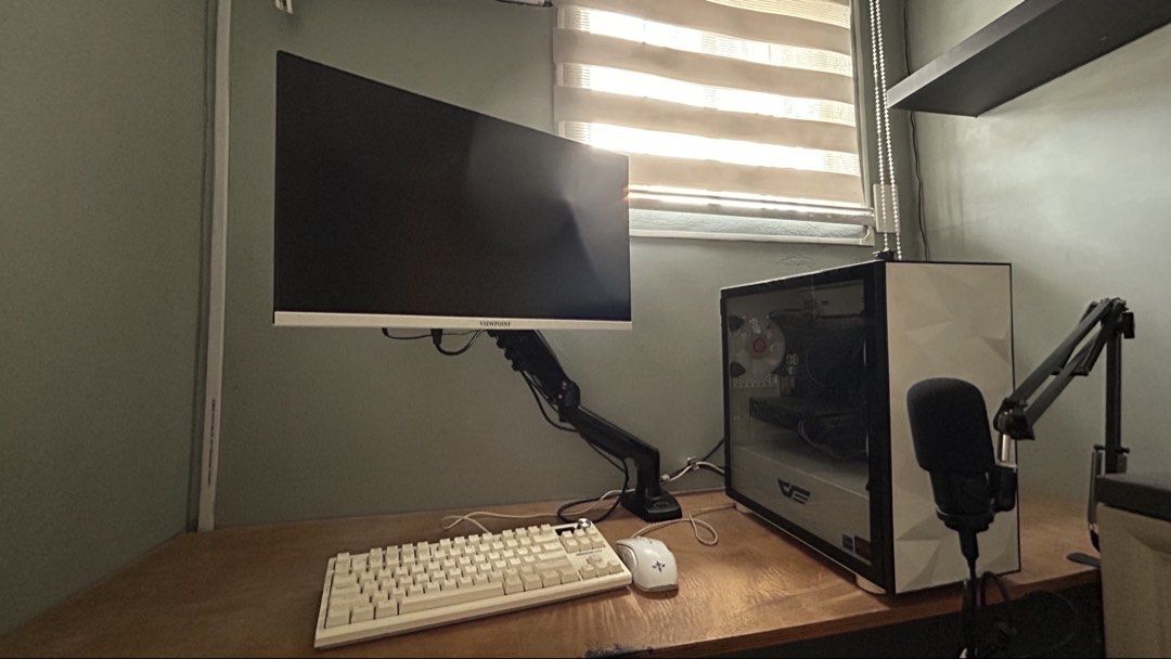 🎮 i5-12400F + RX 570 Gaming PC (Category: Desktops) located in Antipolo. Submitted by jjoolian (Listing ID 1469167493, Image 3). Description: 💰 PRICE OPTIONS * 💻 System Unit Only: ₱16,999 FIXED * ❤️‍🔥 TAKE ALL: ₱18,999 (PC + Monitor + Monitor Arm) 💻 PC SPECIFICATIONS * CPU: Intel Core i5-12400F + Stock Cooler * Motherboard: Gigabyte B660M Gaming AC DDR4 (Wi-Fi + Bluetooth) * GPU: ASRock RX 570 Phantom Gaming 4GB * RAM: Kingston Fury Beast 8G