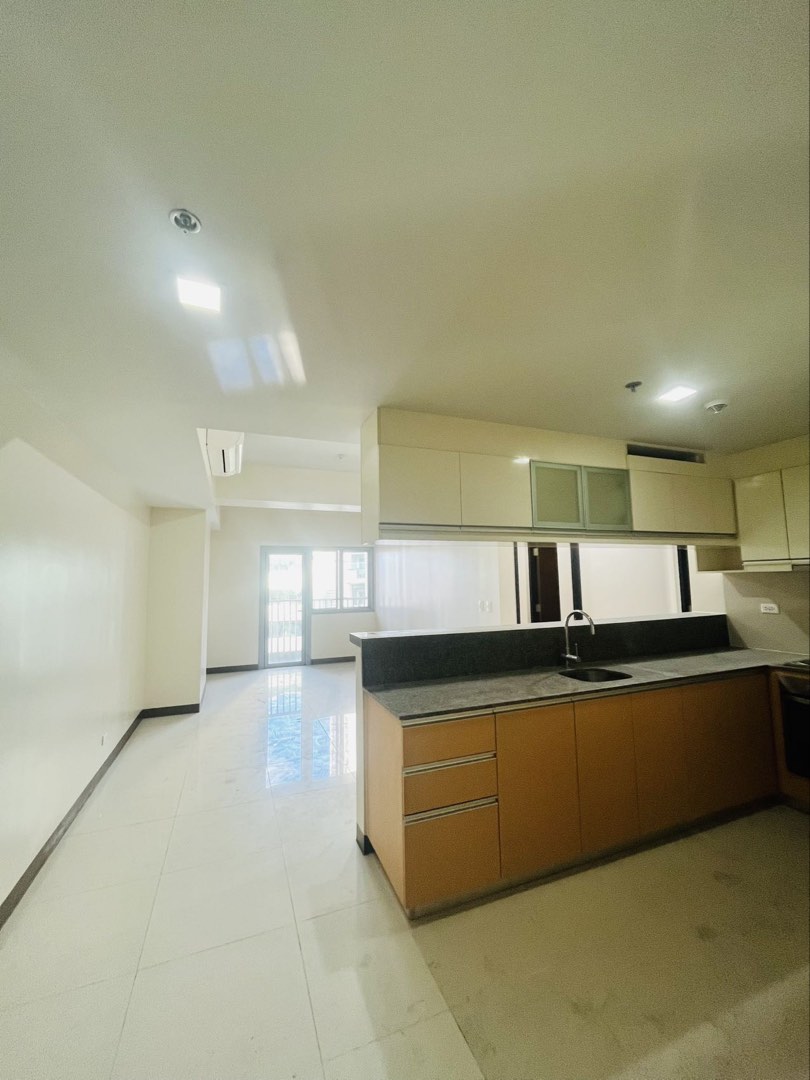 (Category: ) located in . Submitted by millionaire_listings (Listing ID 1469270530, Image 1). Description: .