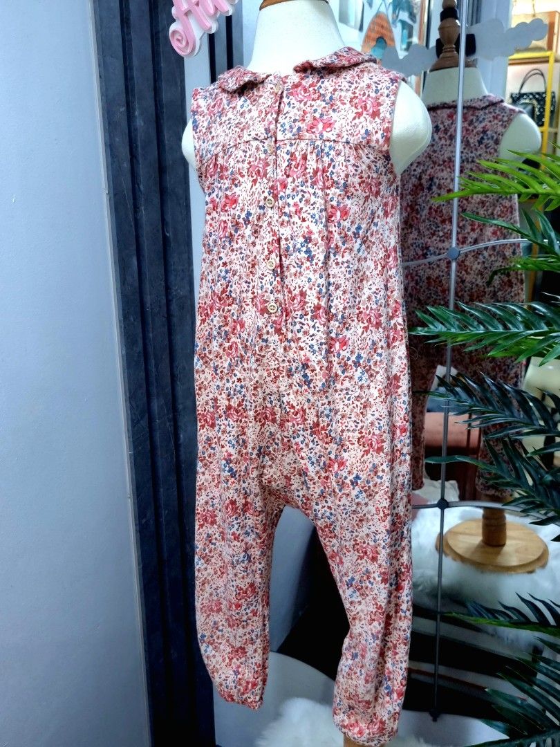🌸 NEXT VINTAGE FLORAL COLLARED ROMPER! 💕 (Category: Babies & Kids Fashion) located in Manila. Submitted by adiah_rose (Listing ID 1469174486, Image 2). Description: 🌸 NEXT VINTAGE FLORAL COLLARED ROMPER! 💕 SIZE: 3-4Y PRICE: 280 How sweet and cozy is this charming one-piece romper from Next? ❤️❤️❤️.