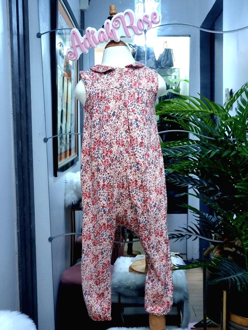 🌸 NEXT VINTAGE FLORAL COLLARED ROMPER! 💕 (Category: Babies & Kids Fashion) located in Manila. Submitted by adiah_rose (Listing ID 1469174486, Image 1). Description: 🌸 NEXT VINTAGE FLORAL COLLARED ROMPER! 💕 SIZE: 3-4Y PRICE: 280 How sweet and cozy is this charming one-piece romper from Next? ❤️❤️❤️.