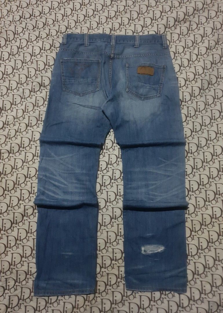 A Bathing ape Pants Bape pants bapesta (Category: Jeans) located in San Fernando. Submitted by retro.district. (Listing ID 1469371576, Image 1). Description: - A Bathing ape Pants Bape pants bapesta embroid - Size: Large - XL Waistline: 36 Length: 46 thighs: 12.5 Leg Opening: 8.5 - Condition: Good - Issue: Hole (Not sure if design) - Color Rate: 9.5/10.