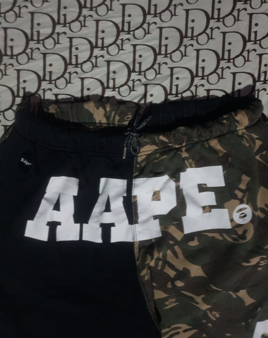 Aape sweat short 2 tone camouflage (Category: Shorts) located in San Fernando. Submitted by retro.district. (Listing ID 1469367202, Image 2). Description: - Aape 2 tone camouflage short - Size: Large best fit - Condition: Good - Issue: Minimal hairlines - Color Rate: 9.5/10.