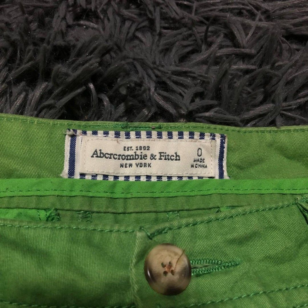 Abercrombie & Fitch (Category: Shorts) located in Camiling. Submitted by thriftscape2024 (Listing ID 1469330297, Image 2). Description: Excellent Condition Color rate: 9/10 Issue: ❌❌❌ W: 30 L: 10.5 Thigh: 10.5 Leg Opening: 10.