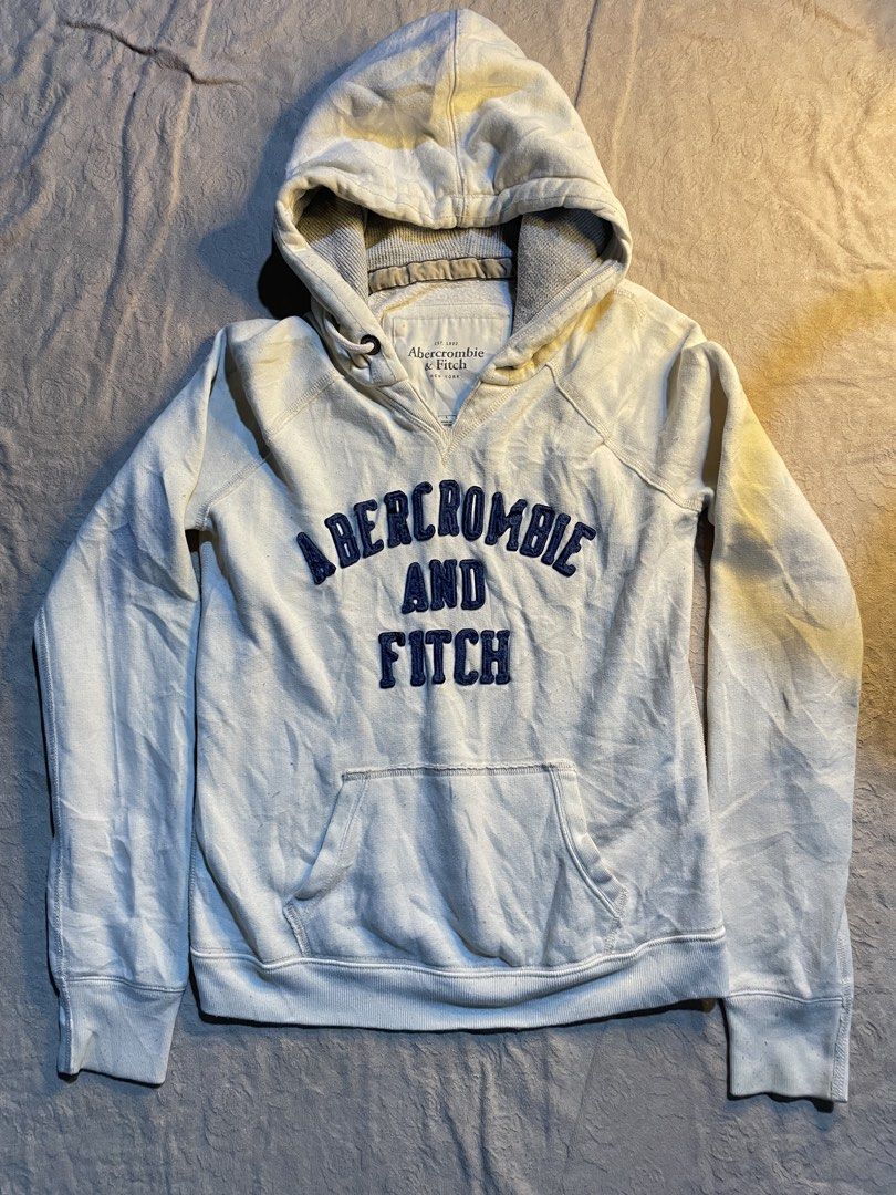 abercrombie & fitch (Category: Coats, Jackets and Outerwear) located in Alabel. Submitted by rynz_ (Listing ID 1469393404, Image 1). Description: .