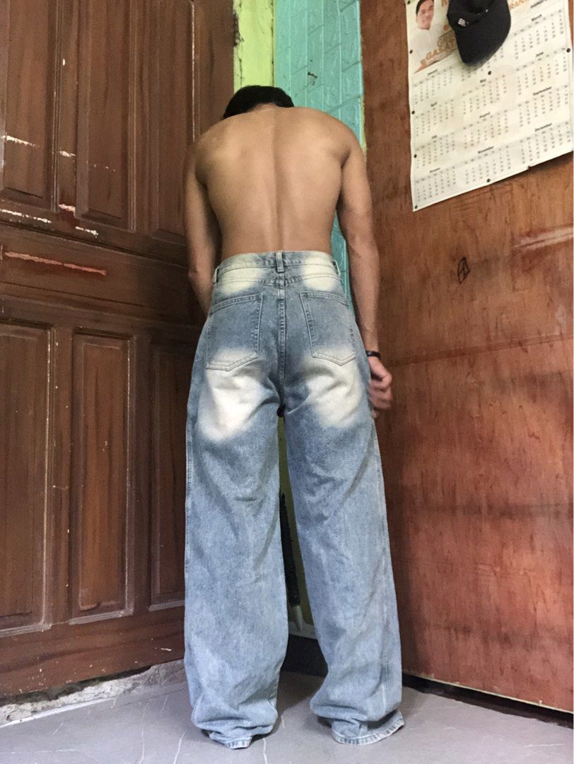 Acid wash baggy pants (Category: Jeans) located in Bacolod City. Submitted by g.thrift (Listing ID 1469167787, Image 2). Description: 28-30.