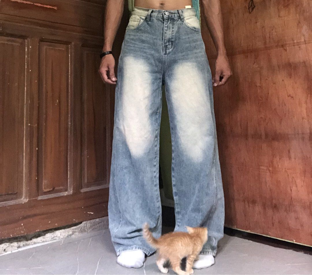 Acid wash baggy pants (Category: Jeans) located in Bacolod City. Submitted by g.thrift (Listing ID 1469167787, Image 1). Description: 28-30.