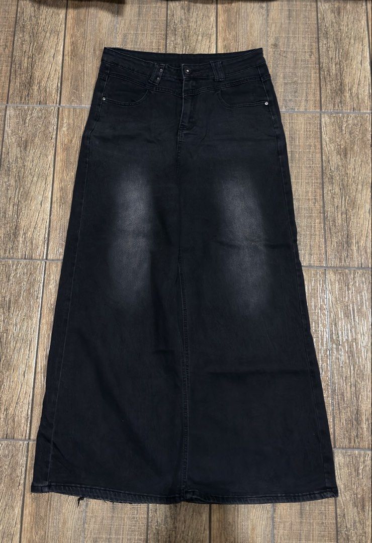 ACID WASH BAGGY PANTS (Category: Jeans) located in Manila. Submitted by urban-vintage_2 (Listing ID 1469319753, Image 1). Description: ISSUE: NONE (NEED WASH) MOP :GCASH (NO COD) SHIP VIA: LALAMOVE & J&T LOCATION: PASIG CITY LENGTH: 43 WIDTH : 34 HEM : 14.