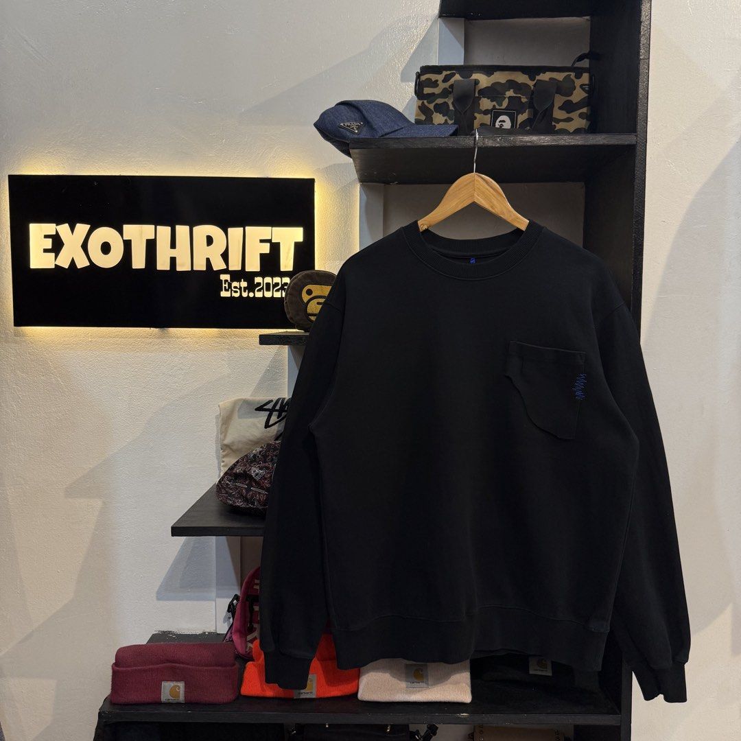 Ader Error Black Pocket Sweatshirt (Category: Coats, Jackets and Outerwear) located in Manila. Submitted by carbungcoalex (Listing ID 1469335784, Image 1). Description: ADER ERROR X BEARBRICK BLACK SWEATSHIRT 22.5 by 27 Excellent Condition Complete tags 1300 CLAIM.