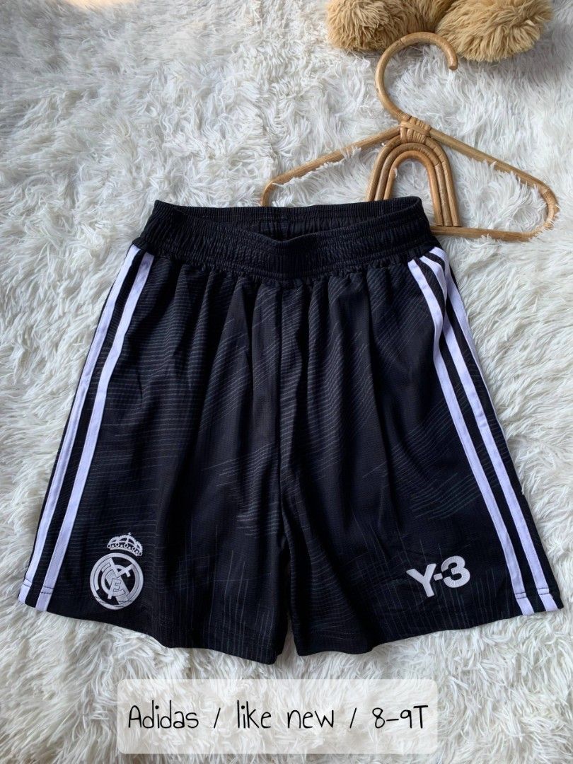 Adidas 8-9T (Category: Babies & Kids Fashion) located in General Santos City (Dadiangas). Submitted by happyhues_2021 (Listing ID 1469173254, Image 1). Description: .