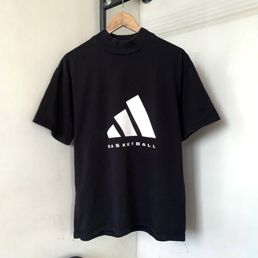 ADIDAS BASKETBALL MOCKNECK (Category: Tshirts & Polo Shirts ) located in Cebu City. Submitted by thegoodleftovers (Listing ID 1469205605, Image 1). Description: ADIDAS Mockneck •Condition: 9.5/10 •Color rate: 9.5/10 •Issue: none •Size: Large Both L28 inches W23 inches Php + sf 📩 more details Cebu City.