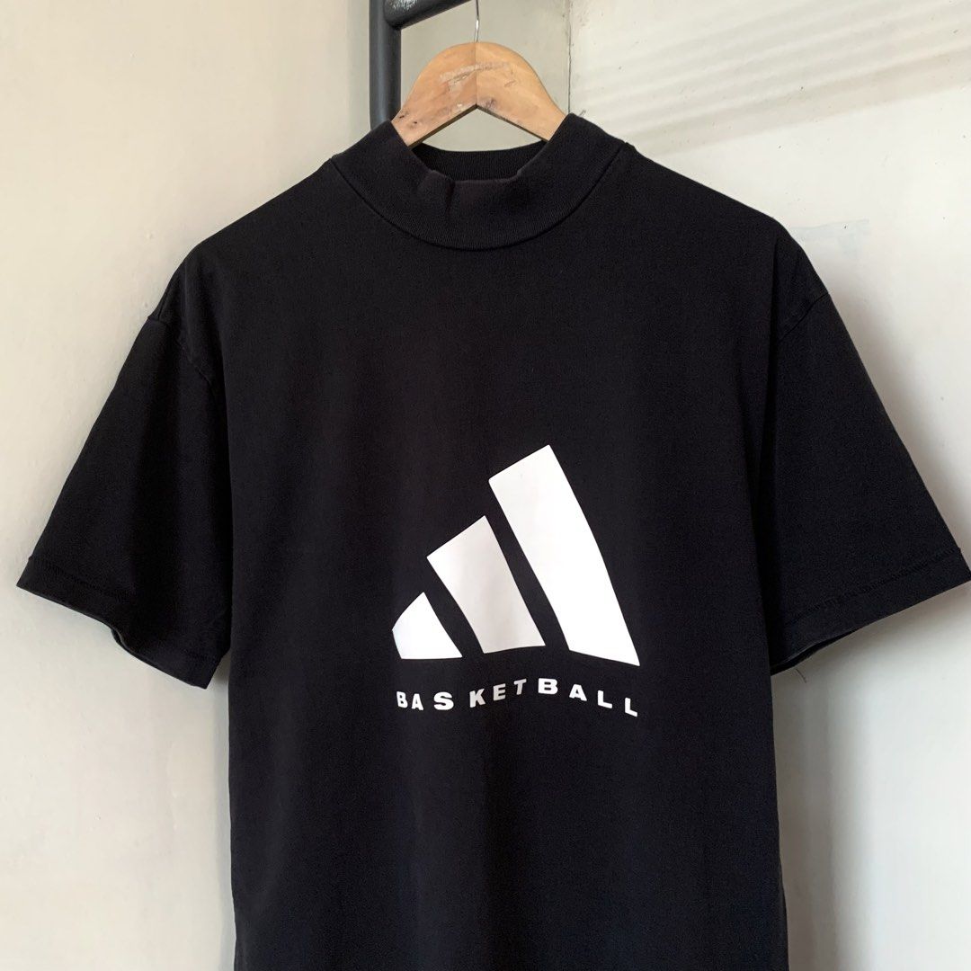 ADIDAS BASKETBALL MOCKNECK (Category: Tshirts & Polo Shirts ) located in Cebu City. Submitted by thegoodleftovers (Listing ID 1469205605, Image 2). Description: ADIDAS Mockneck •Condition: 9.5/10 •Color rate: 9.5/10 •Issue: none •Size: Large Both L28 inches W23 inches Php + sf 📩 more details Cebu City.