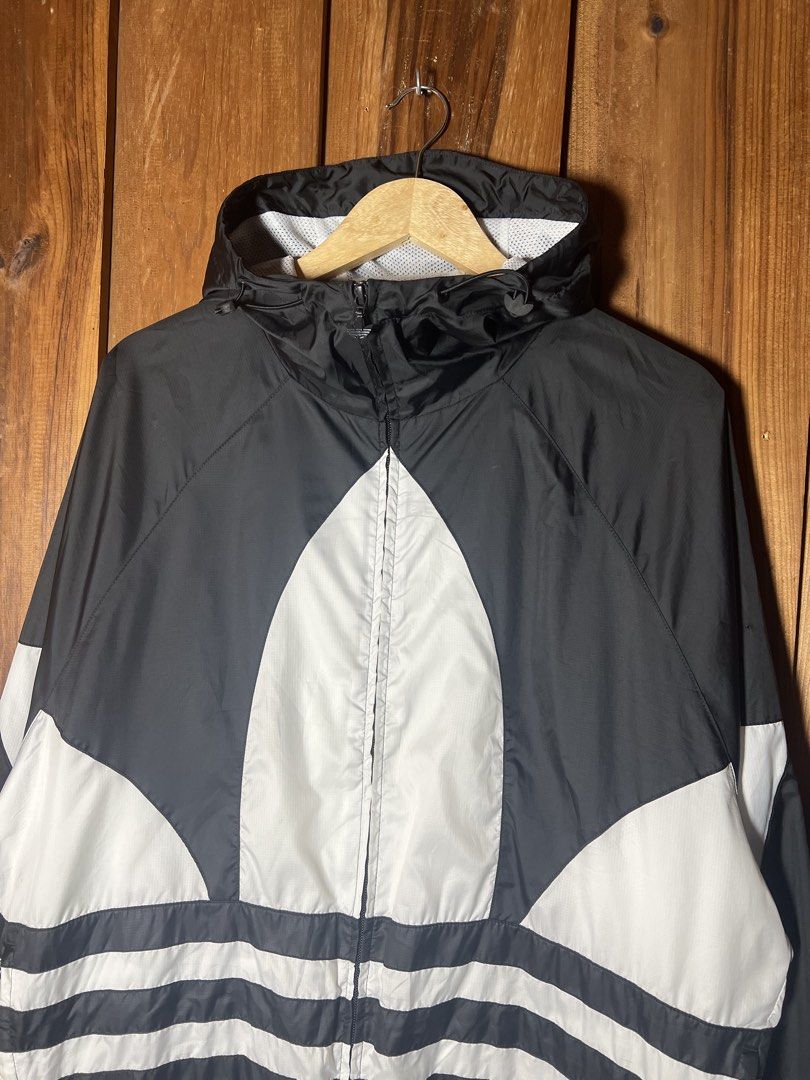 Adidas Big Trefoil Windbreaker (Category: Coats, Jackets and Outerwear) located in Baguio. Submitted by kAzuMi41 (Listing ID 1469384412, Image 3). Description: Adidas Big Trefoil Windbreaker XL Size .