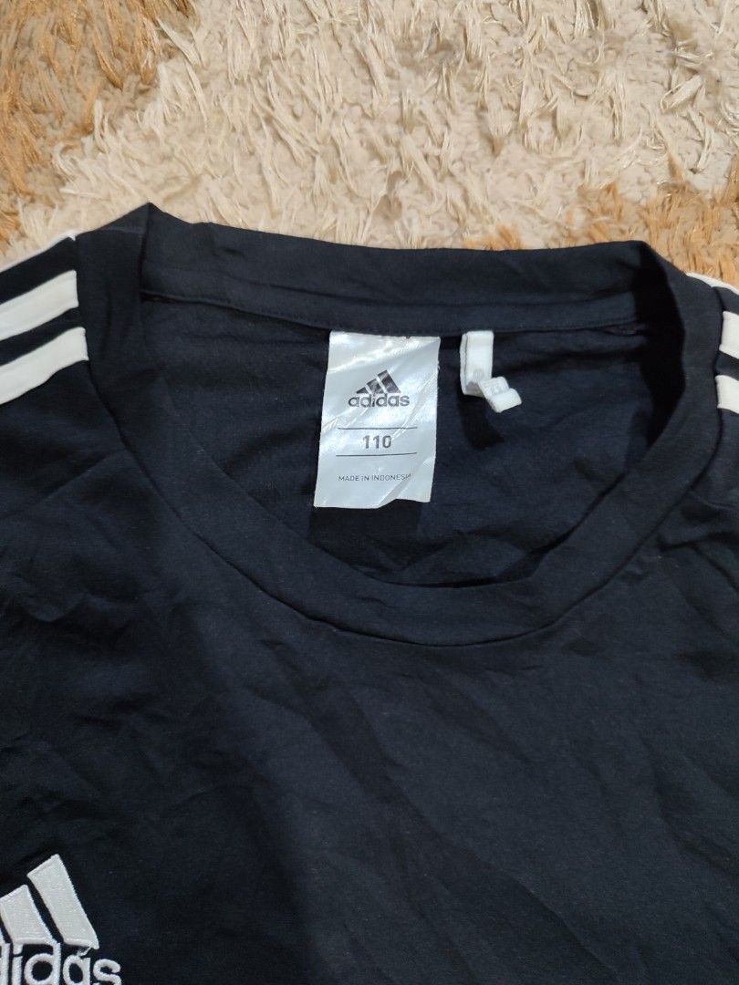 ADIDAS CLIMATE LONGSLEEVE (Category: Coats, Jackets and Outerwear) located in Pagadian. Submitted by miraculouspat (Listing ID 1469300798, Image 2). Description: L 27 W 20 10/10 COLOR ASNEW CONDITION AUTHENTIC NO ISSUE COLOR MAY VARY DUE TO LIGHT.