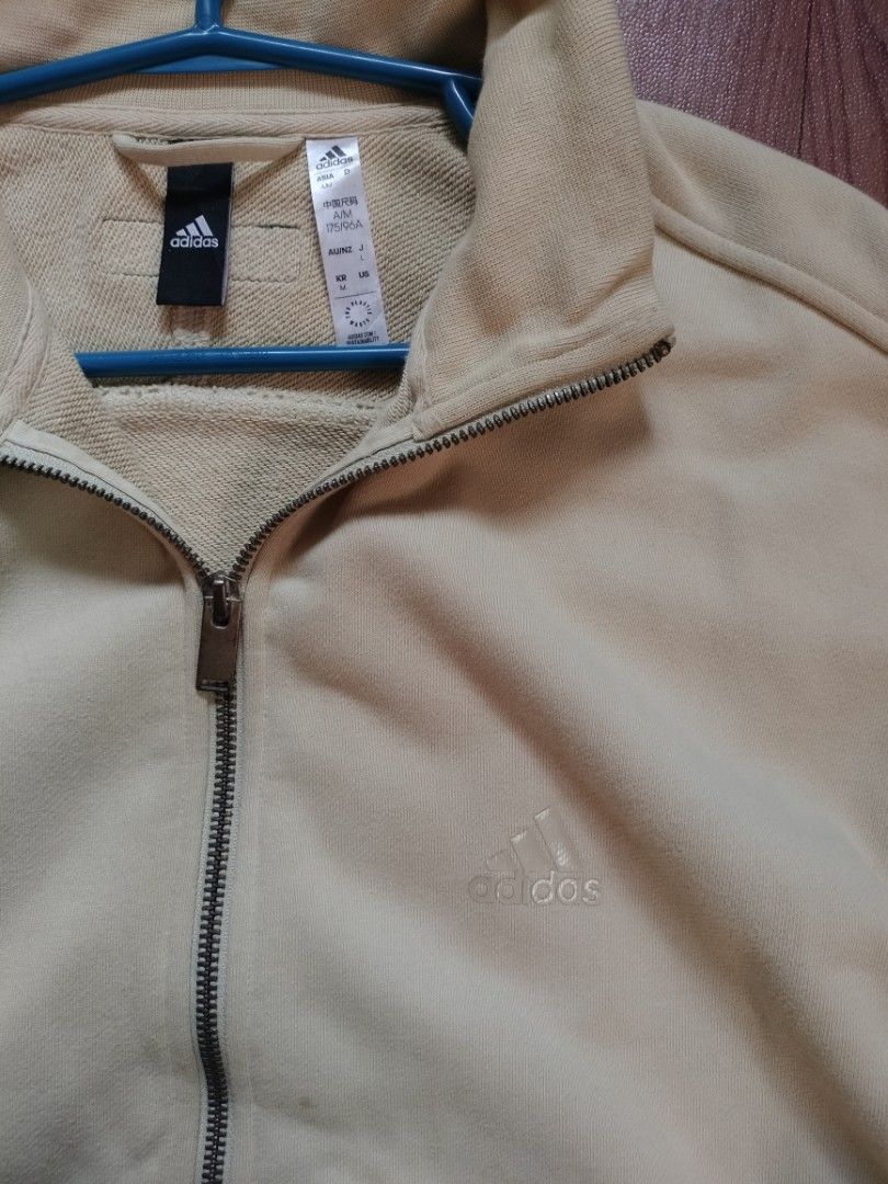Adidas Comfort Top (Category: Coats, Jackets and Outerwear) located in Manila. Submitted by thriftrap (Listing ID 1469310746, Image 3). Description: .