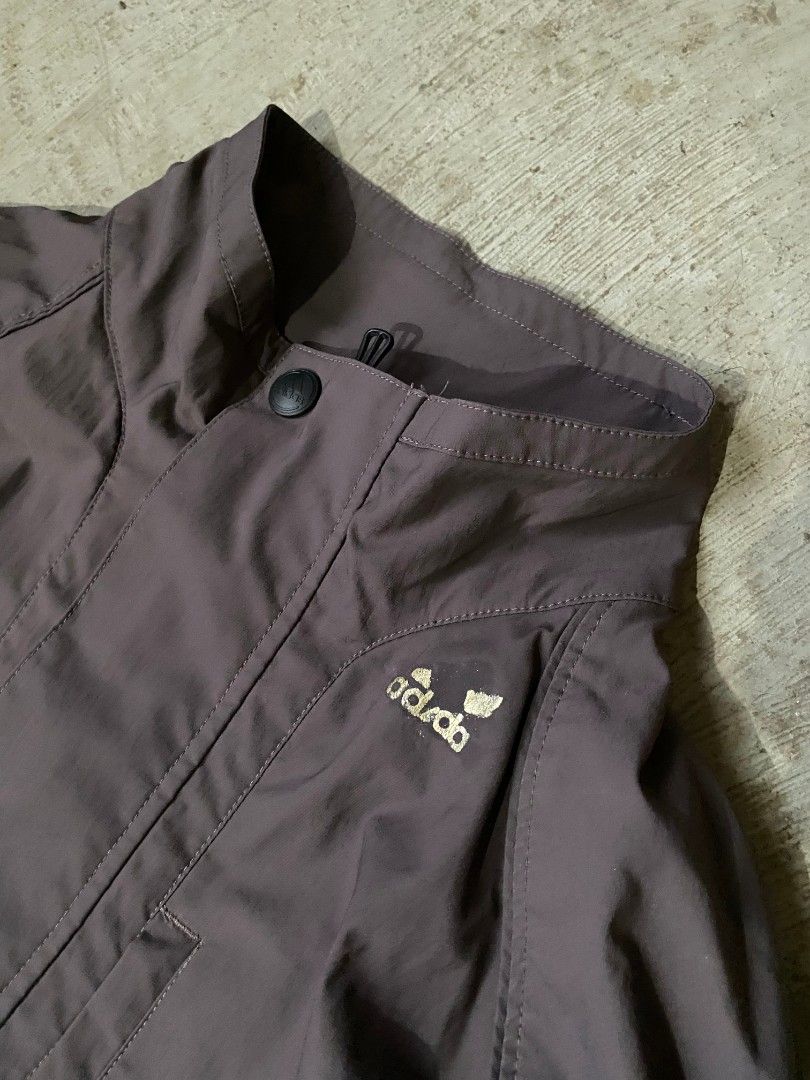 Adidas Dark Grey Purple Zip Up Jacket (Category: Activewear) located in Real. Submitted by koymiksbuynsell (Listing ID 1469267199, Image 2). Description: 21 width 27 length .