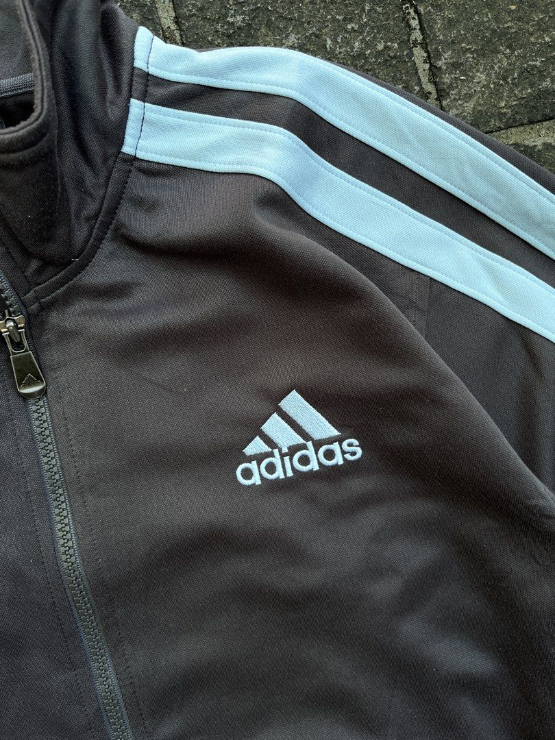 Adidas Full Zip Jacket (Category: Coats, Jackets and Outerwear) located in San Mateo. Submitted by oldgear (Listing ID 1469392128, Image 2). Description: Adidas Full Zip Jacket Size M fit to Large Dimension Length 28.5inch Width 24.5inch Sleeves 24inch M- 750 G- 850 S- 899 Excellent Condition No issue Dm for more details Gcash payment Payment first Via J&T/ Lalamove delivery .