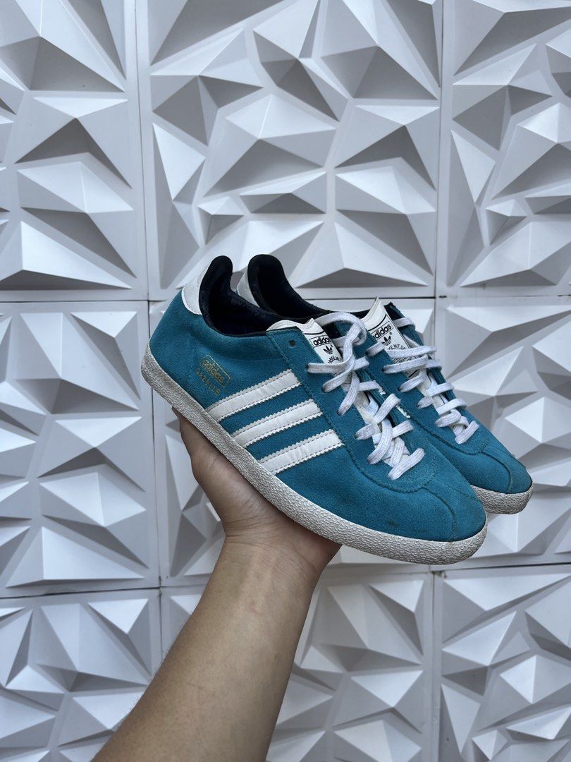 adidas gazelle (Category: Sneakers) located in Molave. Submitted by bronzokiks (Listing ID 1469212464, Image 2). Description: size euro 37 issue: signs of usage lang .