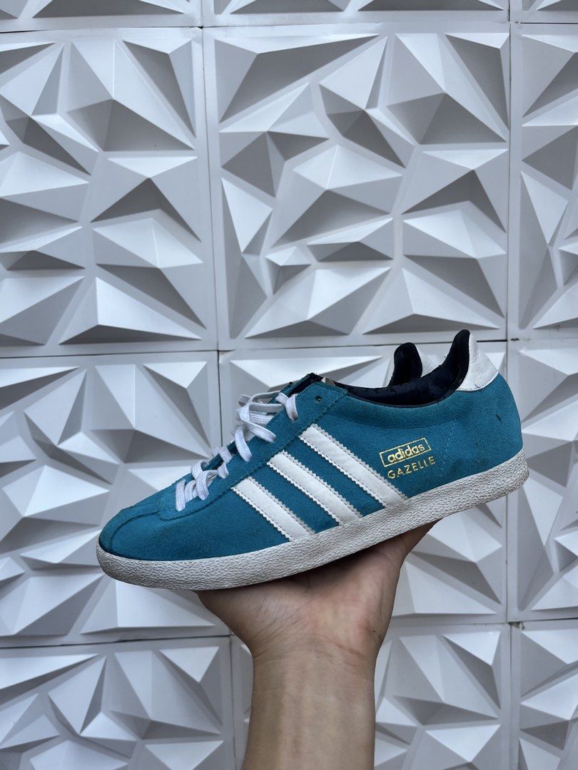 adidas gazelle (Category: Sneakers) located in Molave. Submitted by bronzokiks (Listing ID 1469212464, Image 3). Description: size euro 37 issue: signs of usage lang .