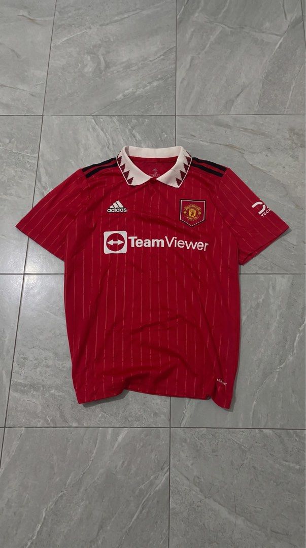 Adidas Manchester (Category: Formal Shirts) located in Tagum. Submitted by thrift.tizz (Listing ID 1469194219, Image 1). Description: Adidas Excellent condition Issue Minimal slit and minimal stain sa inner collar Size M 20x28 .