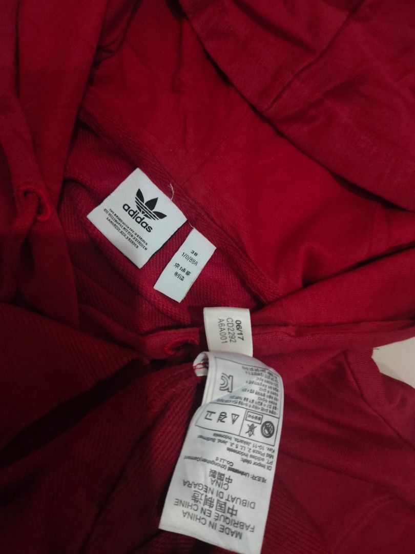 ADIDAS MAROON HOODIE (Category: Activewear) located in Baguio. Submitted by jathriftx (Listing ID 1469175475, Image 3). Description: ADIDAS MAROON HOODIE Small-Medium Excellent condition No issue 350 only 👌 📍Antipolo.